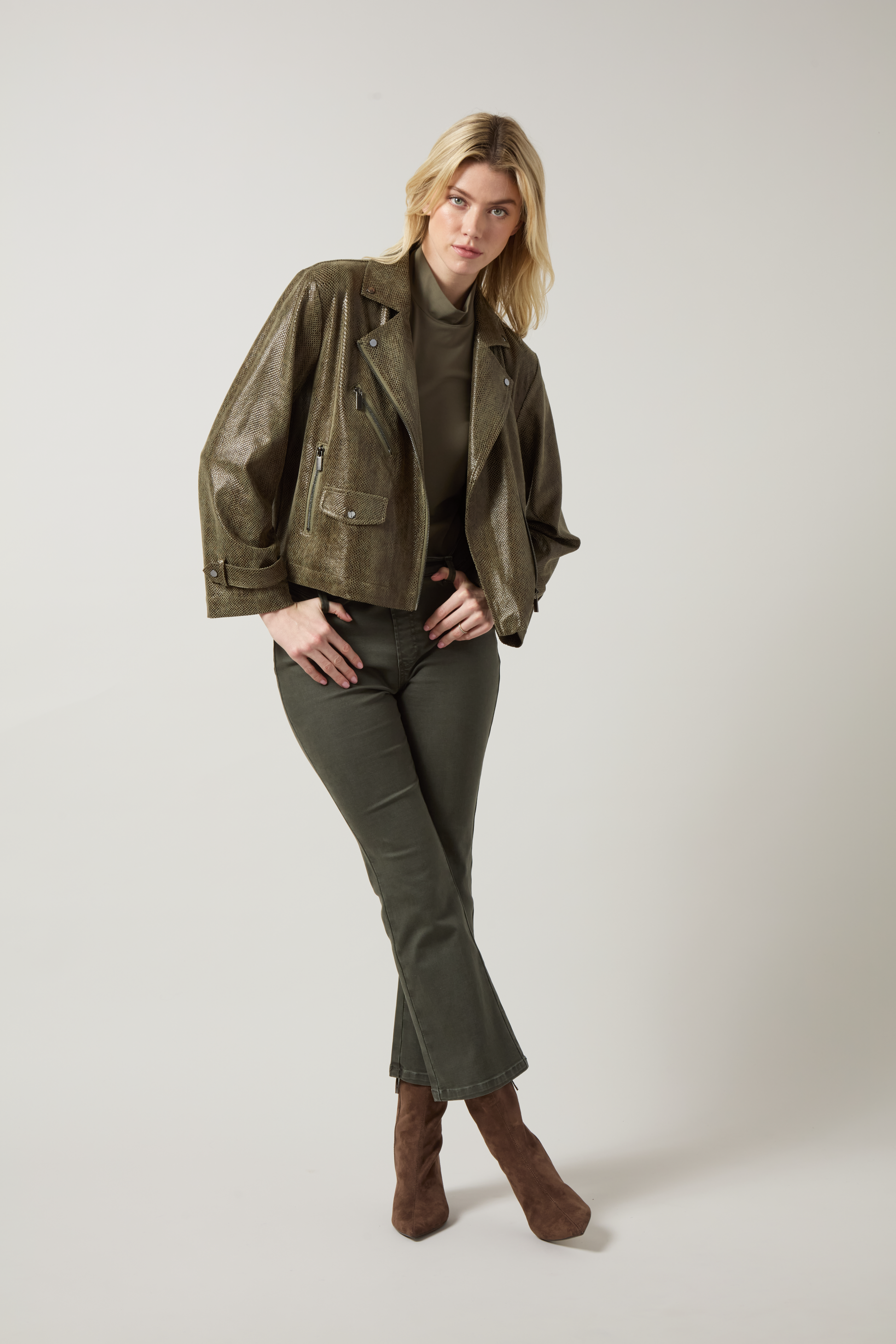 Lysse Ankle Estelle Everyday Flare Denim (27" Inseam) Asutex Mosswood