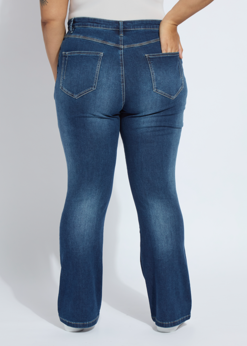 Lysse Estelle Everyday Flare Denim Curvy (32" Inseam) Distressed Black
