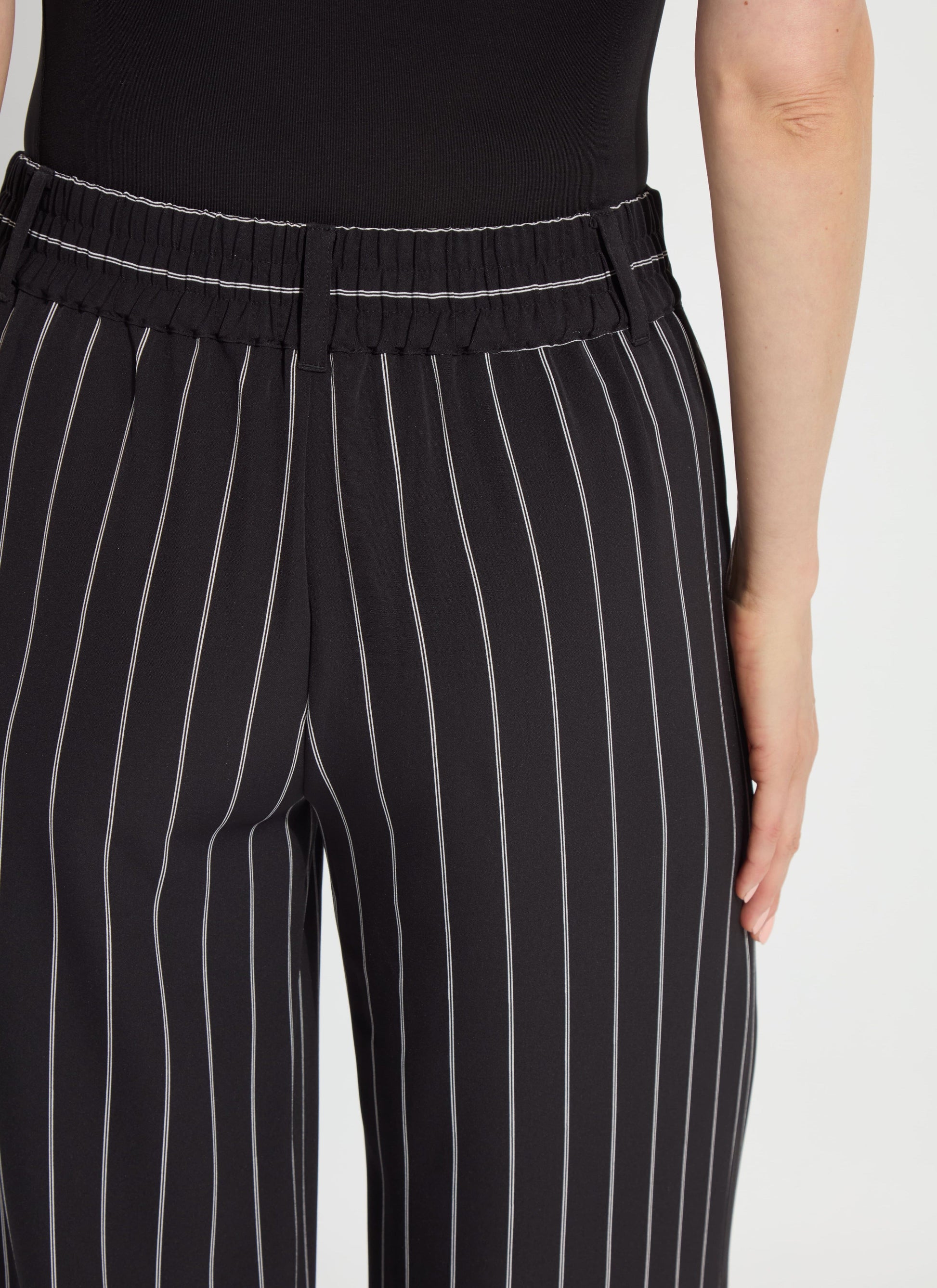 Lysse Ava Cropped Palazzo (25" Inseam) Over and Over Line